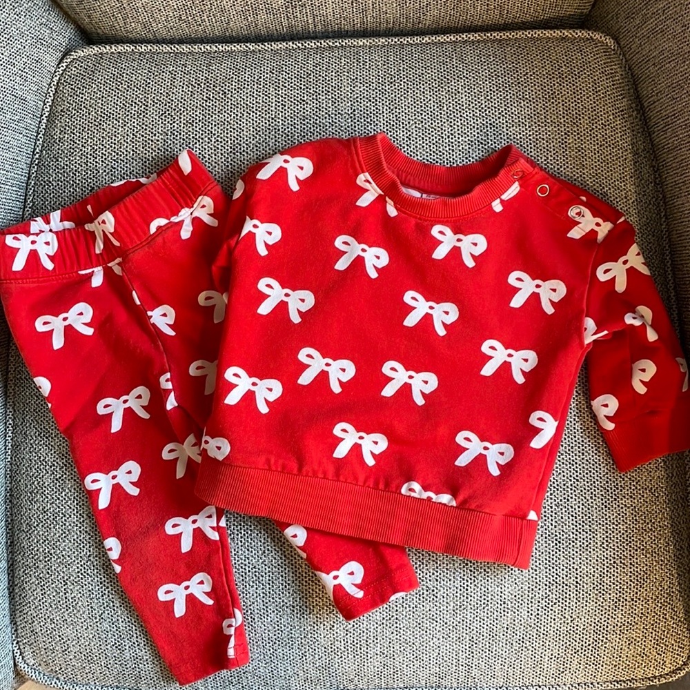 Hanna Andersson baby 6-12 month sweatshirt and legging